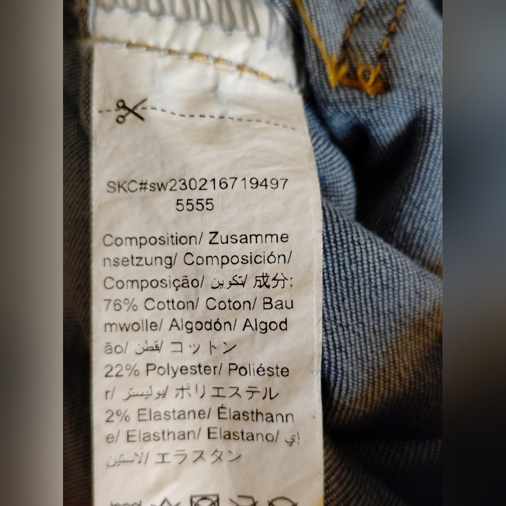 Women's Denim Short Sleeve Jumpsuit - Picture 5 of 6
